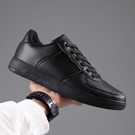 Unisex Plateau-Low-Top-Sneaker mit gepolstertem Einstieg und profiliertem Gummiaußensohle EB