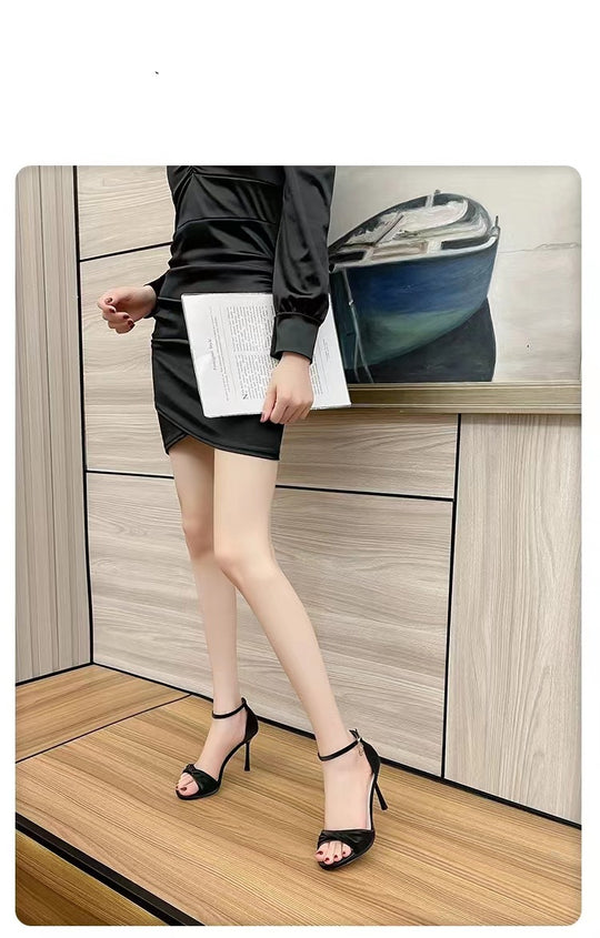 Damen verführerische und elegante Sandaletten mit feinen Riemen EB