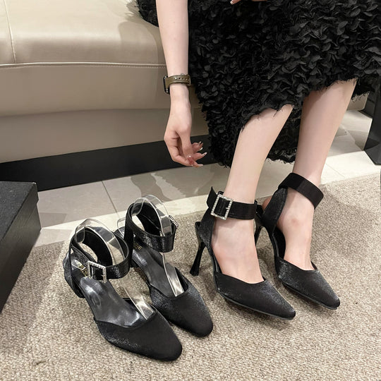 Damen elegante Pumps mit transparentem Riemchen und Glitter-Detail EB