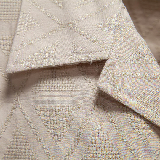 Herren nan kurzärmeliges Hemd mit offenem Reverskragen und geometrischer Jacquardstruktur EB