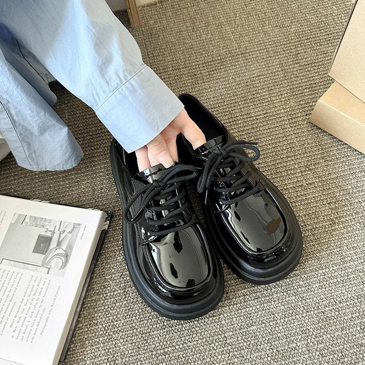 Damen modische Schnürschuhe mit glänzender Lackoberfläche und bequemer Sohle EB