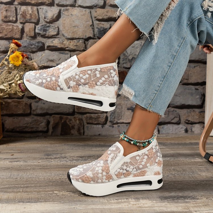Damen Sneakers mit filigranem Blumendesign und gepolsterter Sohle EB