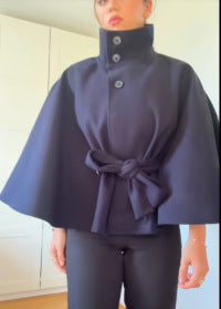 Damen elegante Cape-Jacke mit Knoten-Detail und voluminösen Ärmeln EB