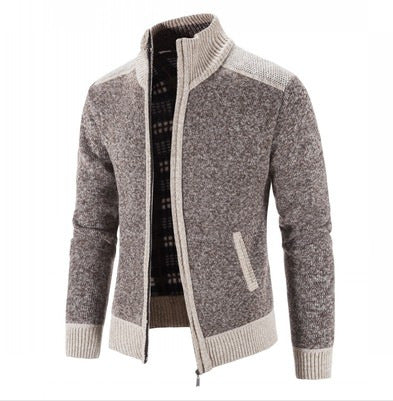 Herren Strickjacke mit hohem Kragen und kariertem Innenfutter EB