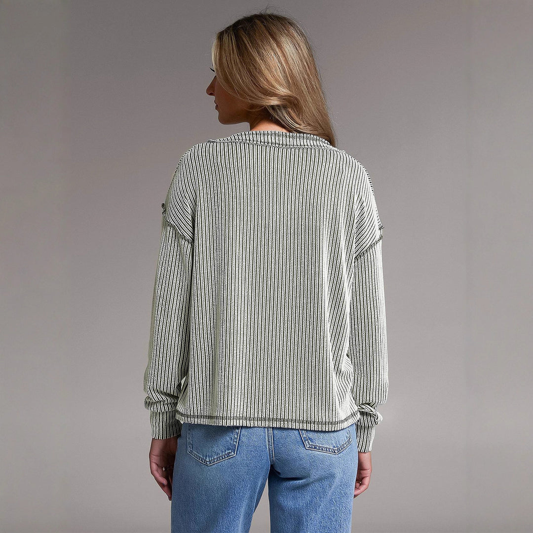 Damen Gestreiftes Feinstrick-Longsleeve mit V-Ausschnitt und dekorativen Kanten EB