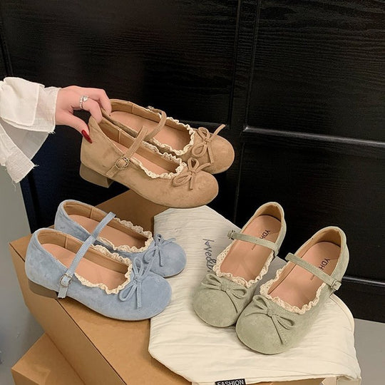 Damen elegante Mary Jane Ballerinas mit dekorativem Spitzenrand und Schleifenakzent EB