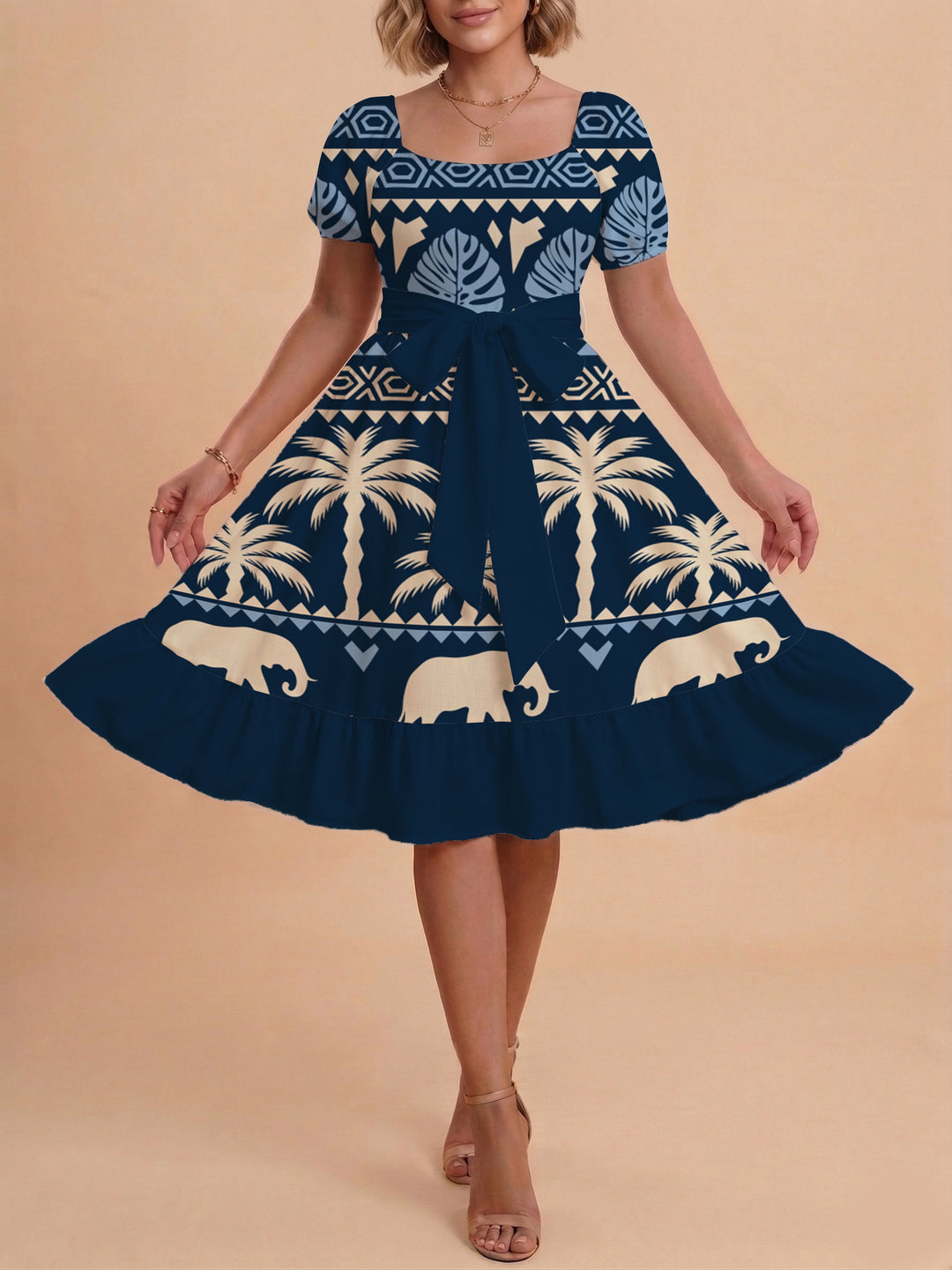 Damen Kleid mit tailliertem Schnitt und verspieltem Blumenmuster EB