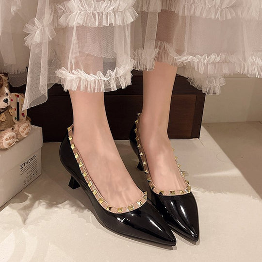 Damen elegante spitze Pumps mit funkelnden Pyramidendetails EB