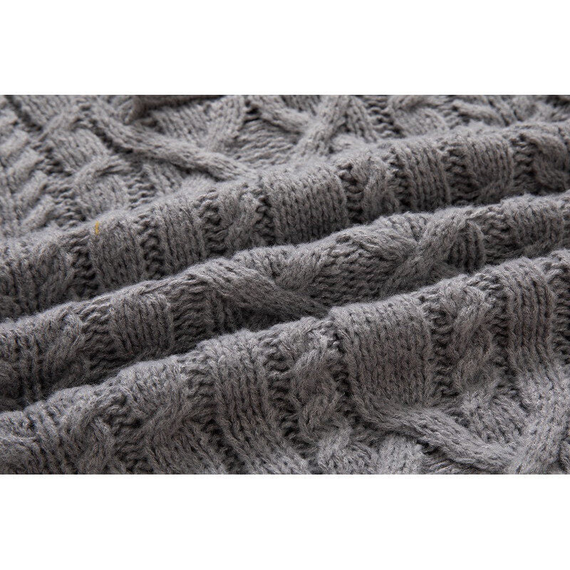 Herren Grobstrickpullover mit Schalkragen und raffinierten Zopfmuster EB