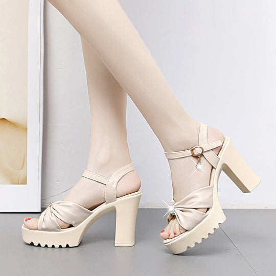 Damen Elegante Plateau-Sandaletten mit modischem Knoten-Detail und stabiler Sohle EB