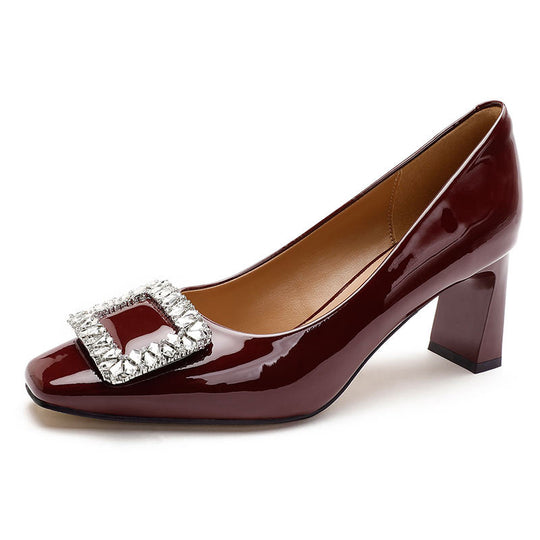 Damen Hochglanz Pumps mit funkelnder Kristallschnalle EB