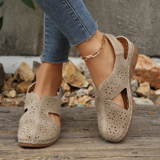 Damen Wedge-Pantoletten mit geschlitztem Design und rutschfester Sohle EB