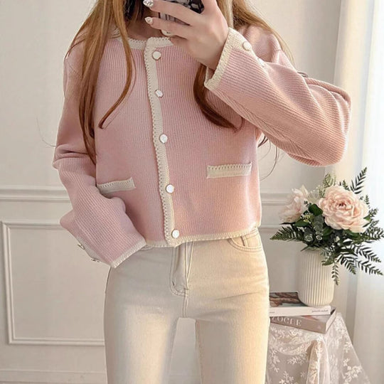 Damen Kurzgeschnittener gerippter Cardigan mit kontrast‑Häkelkante, Zierknopfleiste und Taschenleisten EB