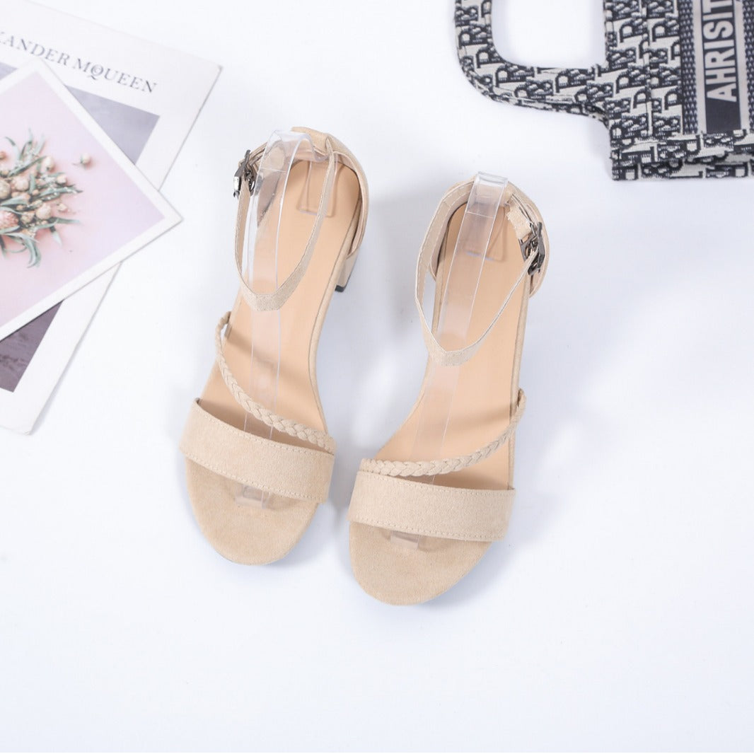 Damen Blockabsatz Sandalen mit transparenten Riemen und geflochtenem Detail EB