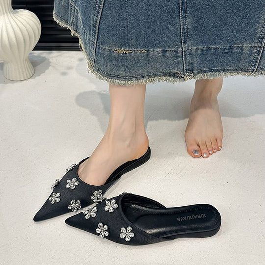 Damen elegante Mules mit funkelndem Blütenakzent EB