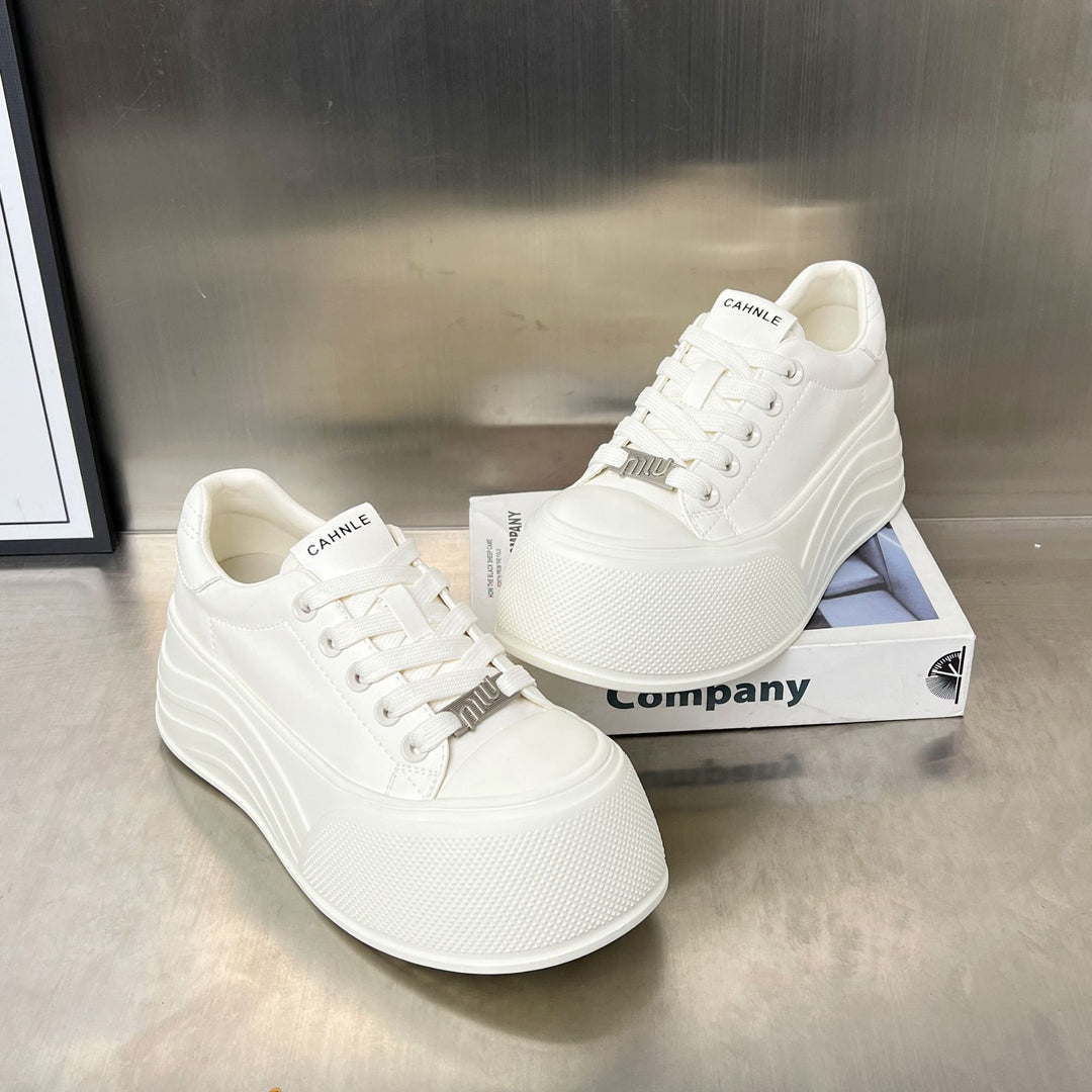 Damen Plattform Sneakers mit elegantem Design und atmungsaktiver Obermaterialstruktur EB