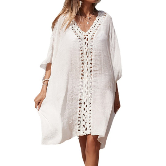 Damen eleganter Strandponcho mit raffinierten Häkelakzenten und tiefem V-Ausschnitt EB
