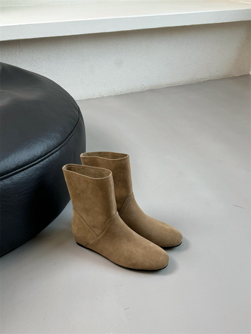 Damen Elegante Stiefeletten aus weichem Wildleder mit praktischem Anziehschlitz EB