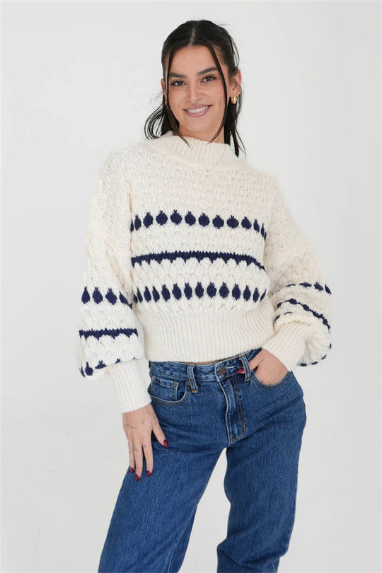 Damen Strickpullover mit modernem Zopfmuster und voluminösen Ärmeln EB