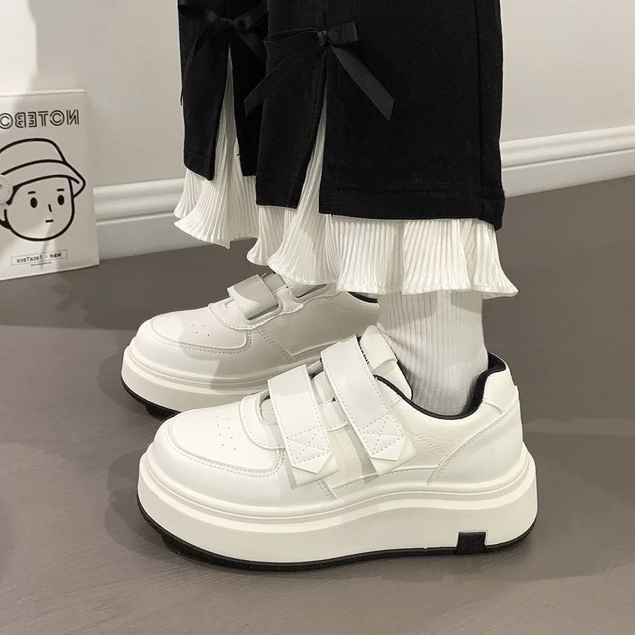 Damen Hochwertige Plateausneaker mit praktischem Klettverschluss und luxuriösem Komfort EB