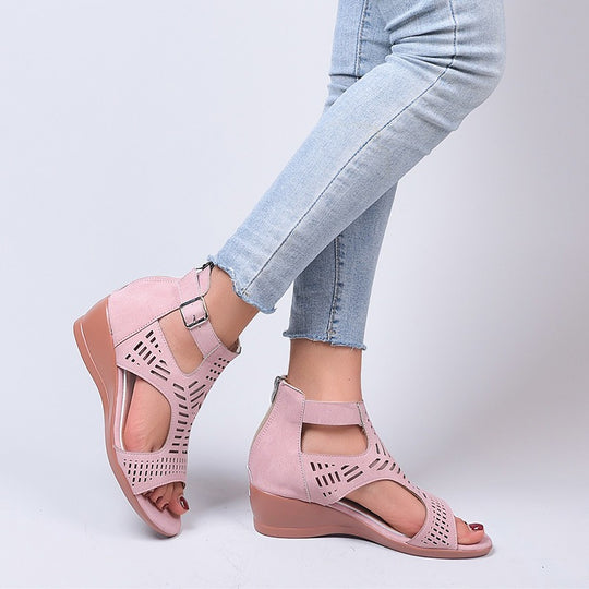 Damen Keil-Sandalen mit modischem Lochdesign und verstellbarem Riemen EB