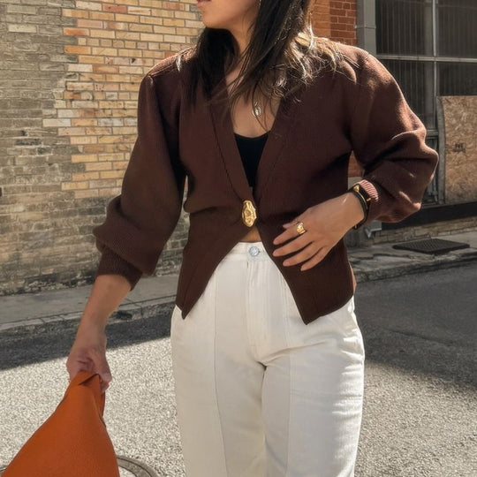 Damen modischer Strickcardigan mit tiefem V-Ausschnitt und dekorativem Knopf EB