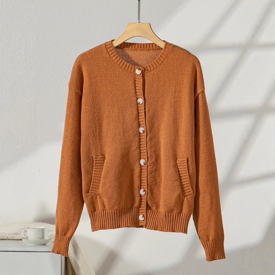 Damen elegante Strickjacke mit Knopfdetails und praktischen Taschen EB