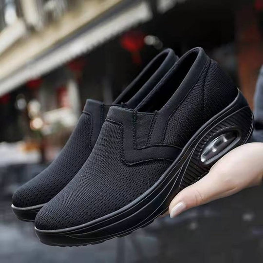 Damen  atmungsaktive Slip-On Sneaker mit Air-Cushion Keilsohle und elastischem Strickoberteil EB