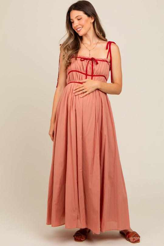 Damen Maxikleid mit verstellbaren Trägern und raffiniertem Rüschendesign EB