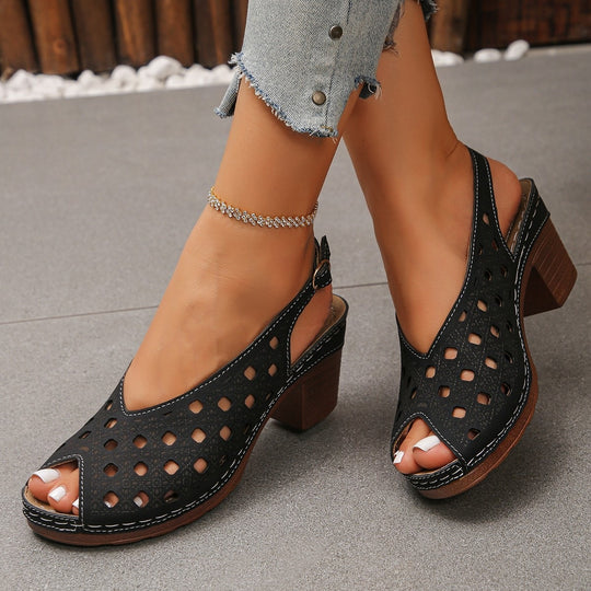 Damen Sandalen mit verziertem Schnitt EB