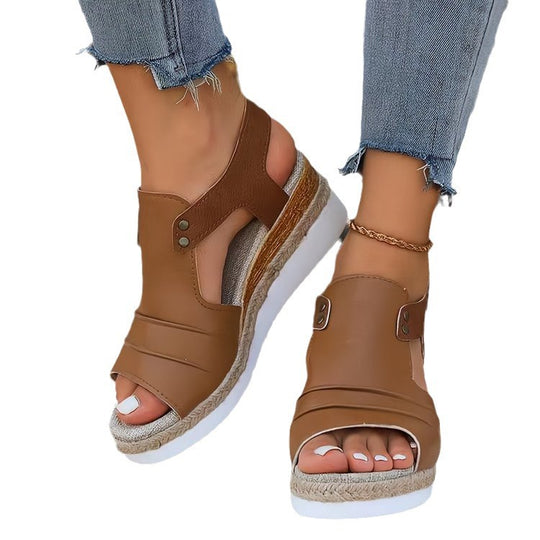 Damen Plattform-Sandalen mit breiten Riemen und elastischen Einsätzen EB