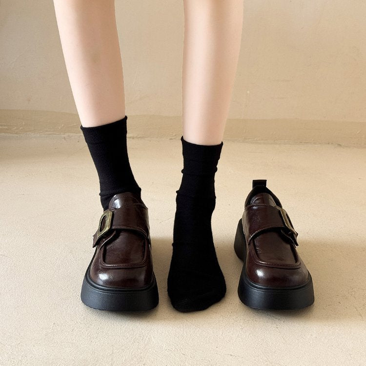 Damen modische Slip-On Loafers mit hoher Plateausohle und eleganter Schnallenapplikation EB