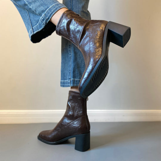 Damen Stiefeletten mit hohem Blockabsatz und eleganter Silhouette EB