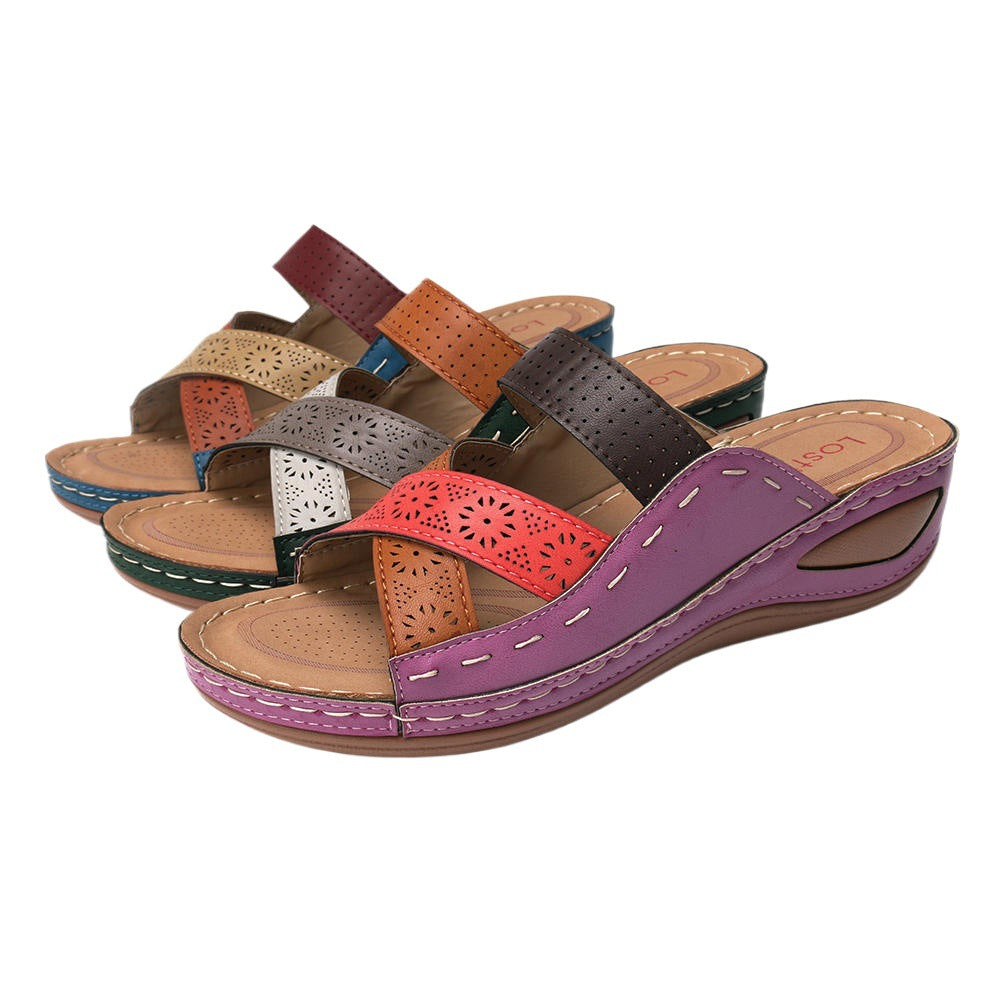 Damen Wedge-Sandaletten mit perforierten Riemen EB