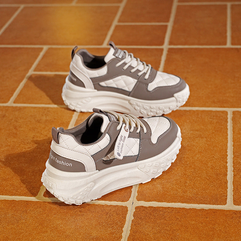 Damen Chunky Sneakers mit modernem Obermaterial und robustem Profil EB