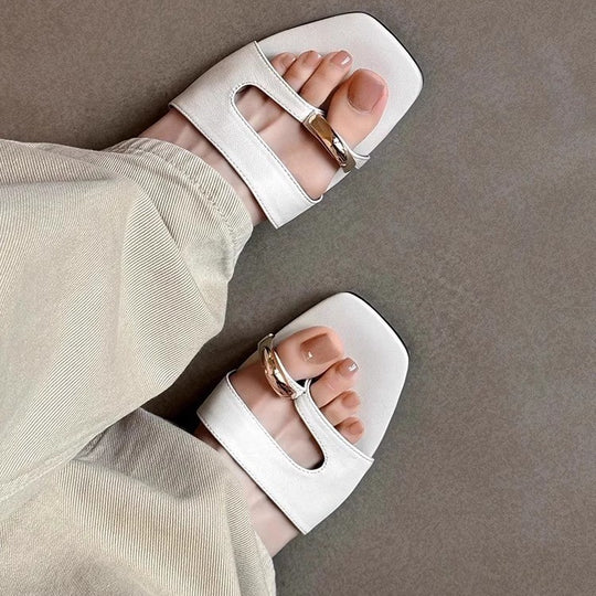 Damen modische Slides mit metallischem Akzent EB