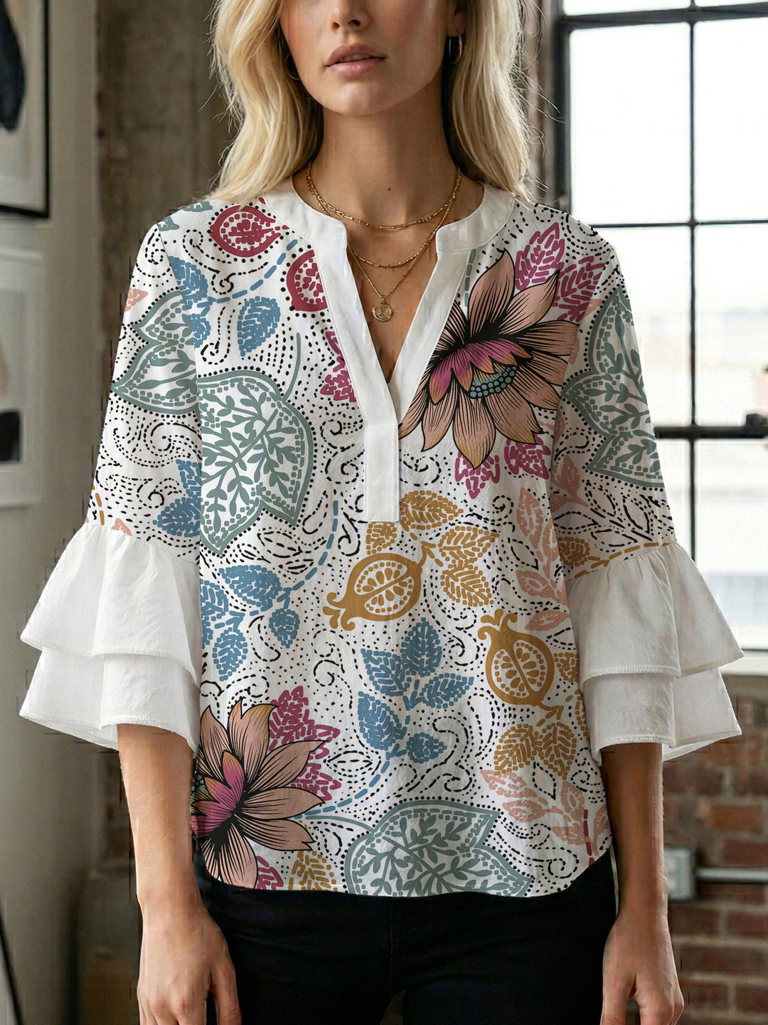 Damen Bluse mit voluminösen Rüschenärmeln und kreativem Floraldesign EB
