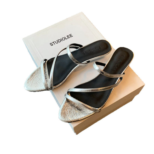 Damen Glamouröse Riemchen-Sandalen mit elegantem Metallic-Finish EB