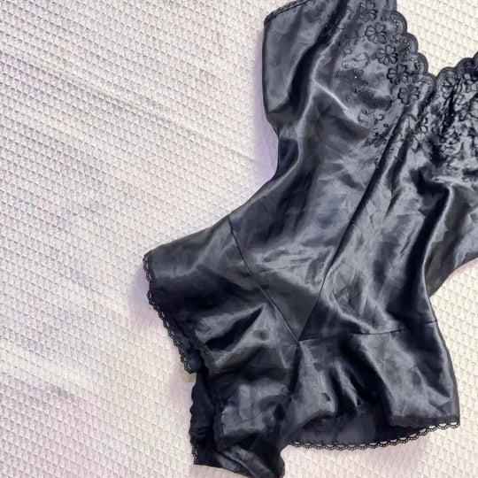 Damen elegantes Nachtkleid mit romantischem Spitzenbesatz EB