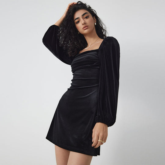 Damen Samt-Minikleid mit quadratischem Ausschnitt gerafftem Bustier und Ballonärmeln Eichborn Berlin