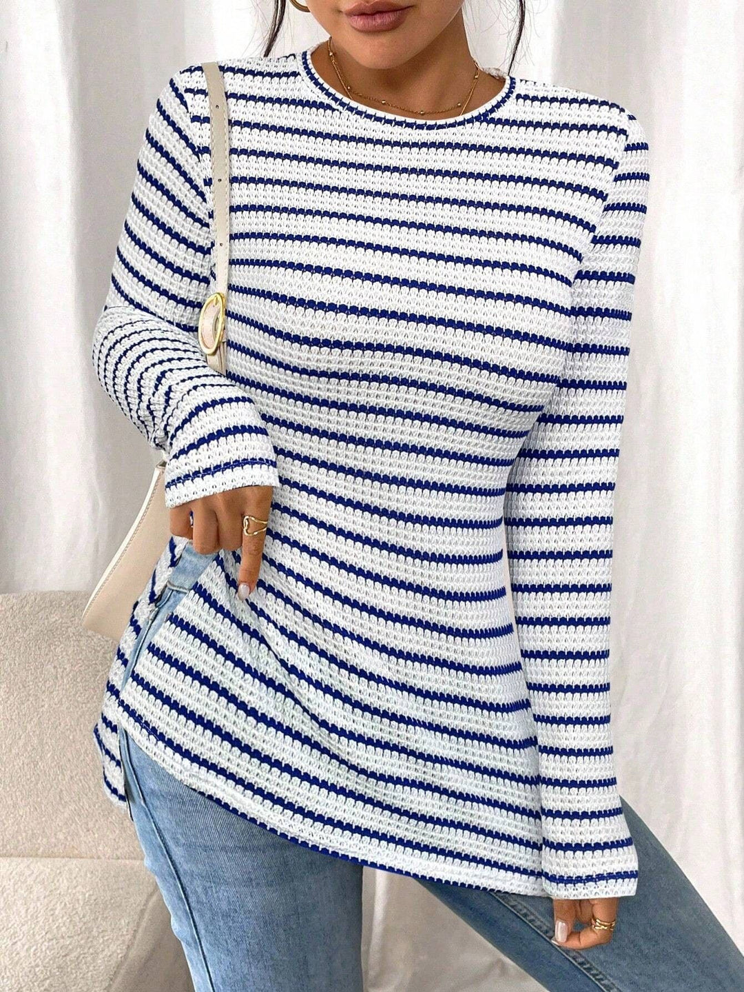 Damen Langarmshirt mit modernem Strickmuster und seitlichen Schlitzen EB