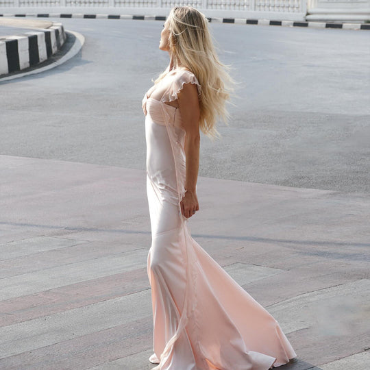 Damen Abendkleid mit eleganter Raffung und schimmerndem satinischem Finish EB
