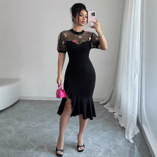 Damen Elegantes Kleid mit transparenten Ärmeln und floralen Applikationen EB
