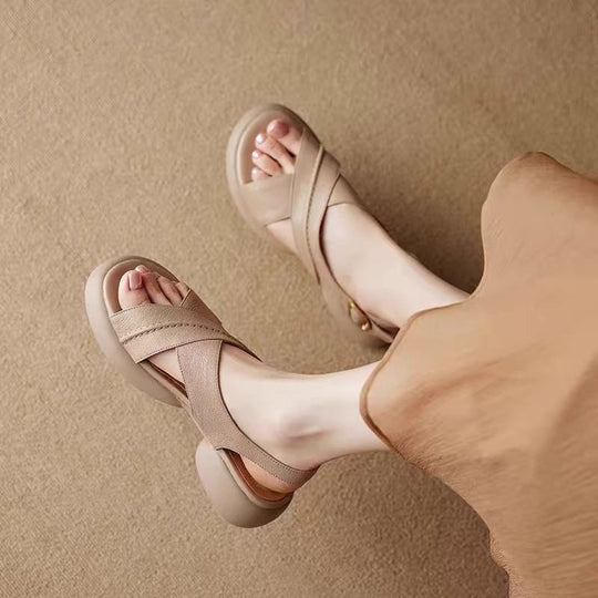 Damen Komfortable Plattform-Sandalen mit verstellbaren Riemen und anatomisch geformtem Fußbett EB