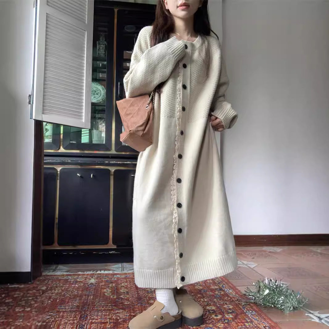 Damen Strickkleid mit Knopfdetaillierung und V-Ausschnitt EB