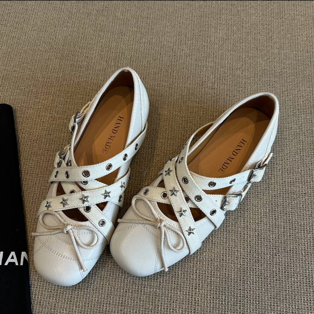 Damen Ballerinas mit modernem Schnürdesign und stilvollen Metallakzenten EB