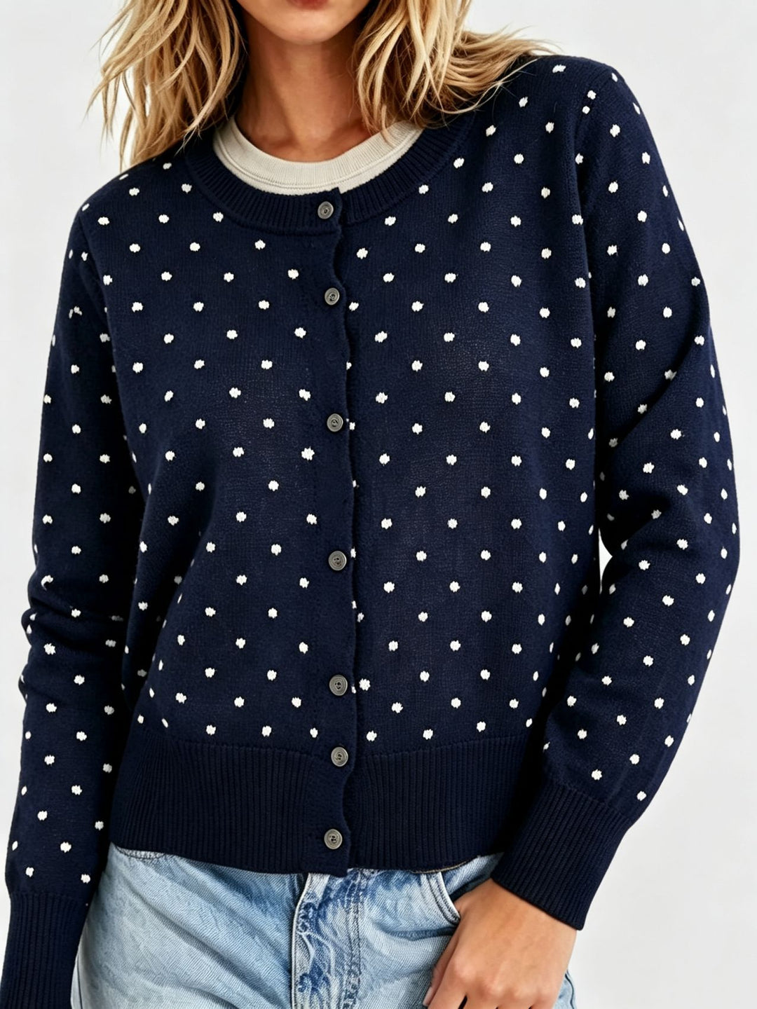 Damen Gepunktete Feinstrick-Cardigan mit Rundhals und Rippbündchen EB