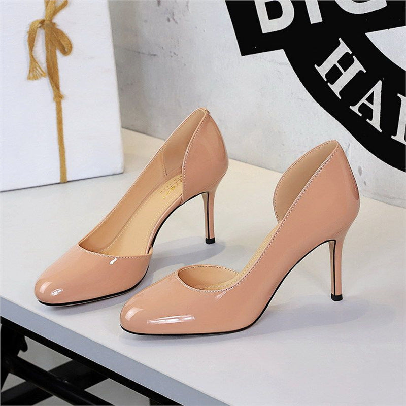Damen Elegante Lack‑Pumps mit geschwungener Fersenlinie und mittelhohem Stiletto‑Absatz EB