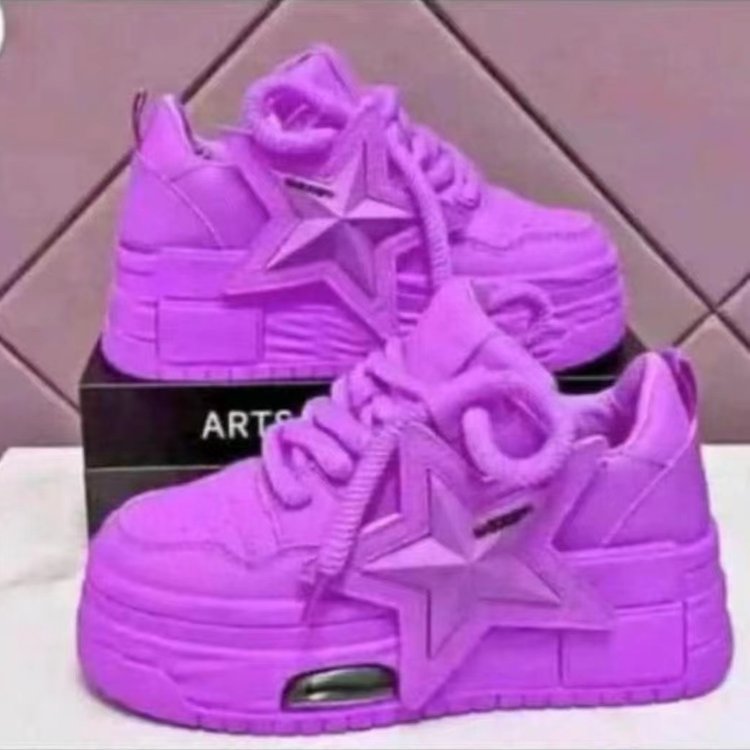 Damen Modische Sneakers mit auffälligem Sternen-Design und bequemer Sohle EB
