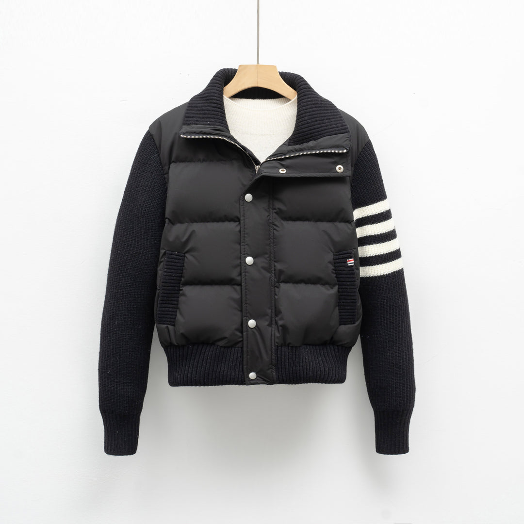 Damen modische Steppjacke mit Strickärmel und hohem Kragen EB